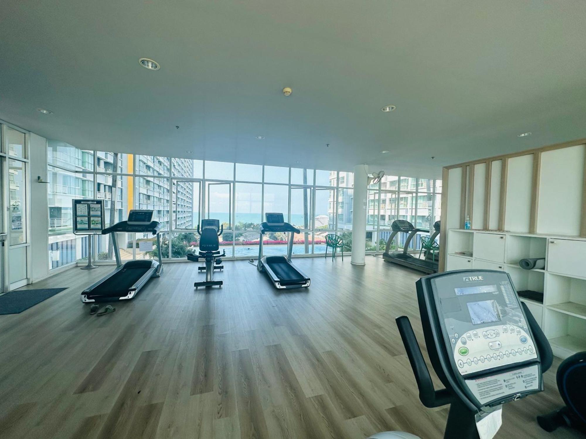 Seaview Beach Room Lumpini-Pool And Gym Face To Ocean جومتين بيتش المظهر الخارجي الصورة