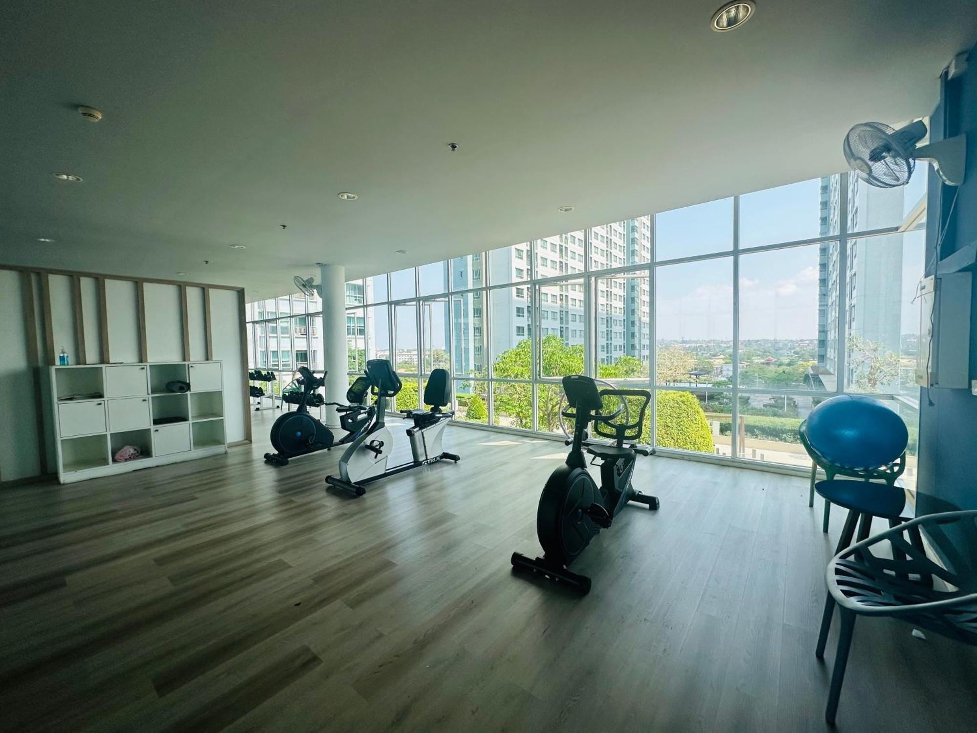 Seaview Beach Room Lumpini-Pool And Gym Face To Ocean جومتين بيتش المظهر الخارجي الصورة
