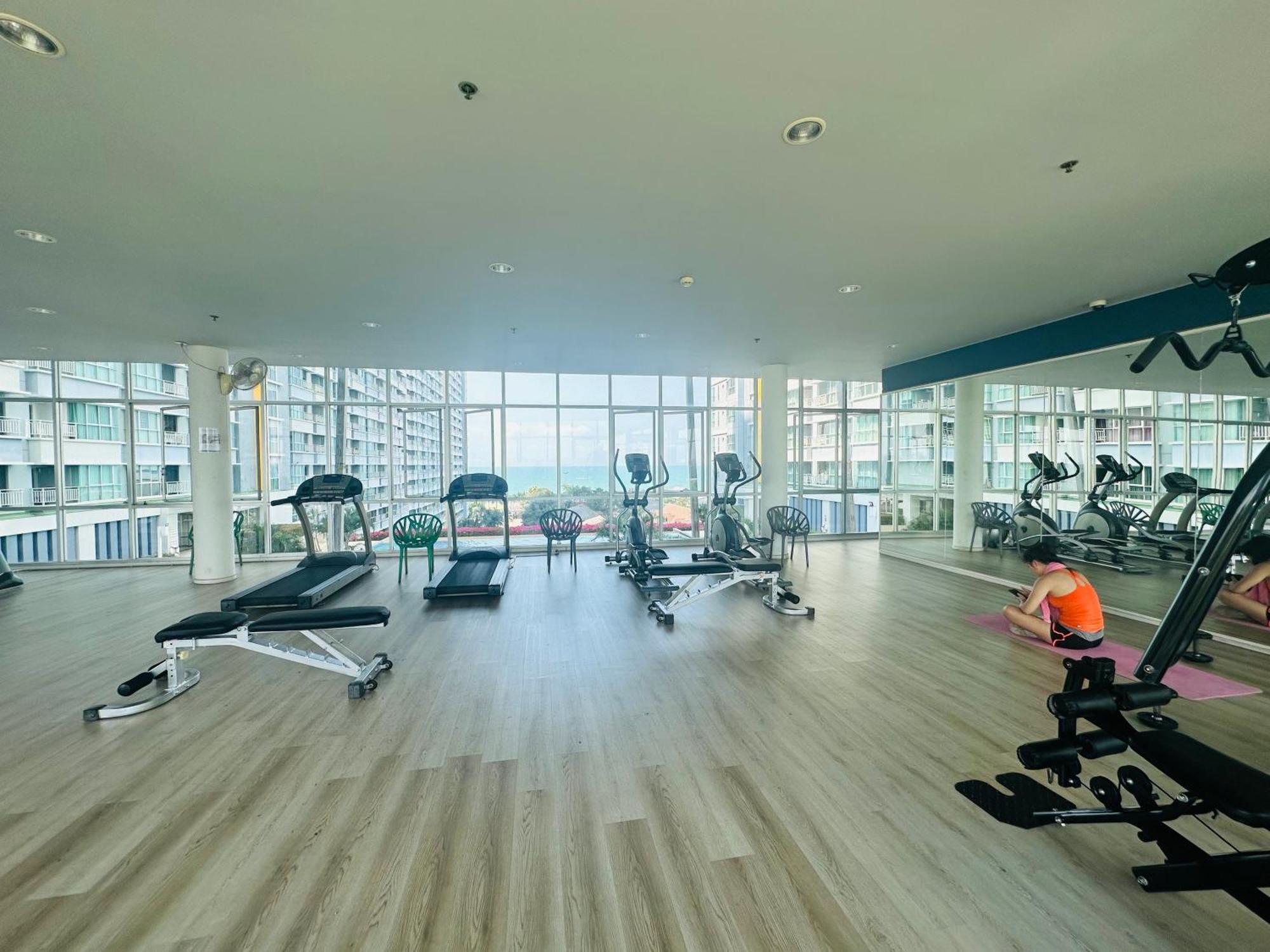 Seaview Beach Room Lumpini-Pool And Gym Face To Ocean جومتين بيتش المظهر الخارجي الصورة